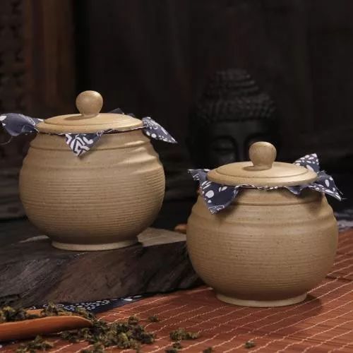 班章生普与武夷一号茶叶价格对比，一罐多少钱？