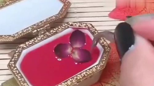 自制口红的乐趣：专属的美妆佳品