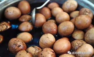 腌鸡蛋是一种传统的食品保存方法，通过盐分渗透鸡蛋