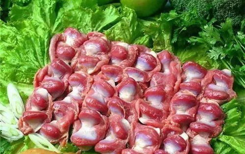 如何优雅地享用冰冻柿子：冬季的甜蜜秘诀