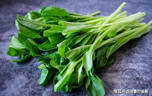 菠菜：清爽口感，营养丰富的绿色蔬菜