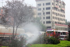 二、 小区喷农药是否违法