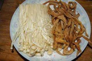 “金针菇？黄花菜