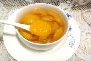 冰糖蒸枇杷：传统食疗方