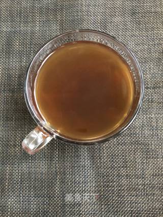 自制红糖姜茶因未添加防腐剂，保质期较短