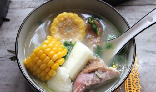 丝瓜肉片汤是一道以丝瓜和猪肉为主料