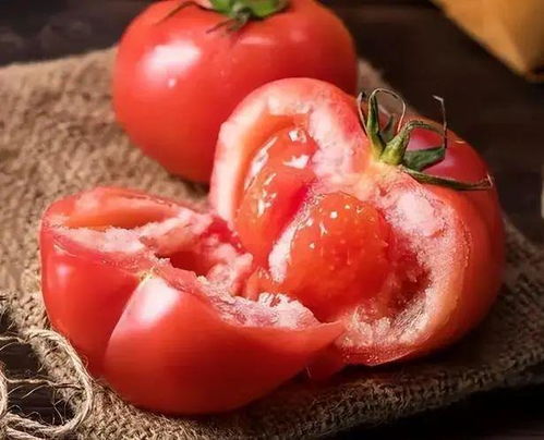 2. 西红柿：夏日里的红宝石