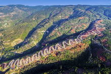 美化公路，吸引游客