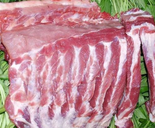 黑猪肉与白猪肉有何区别？从外观、肉质、口感等方面探讨