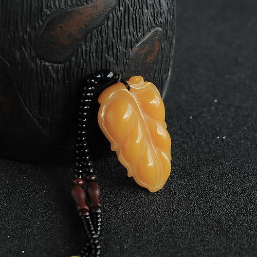 黄龙玉与翡翠，两种玉石