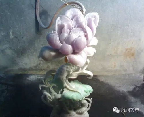 莲蓬象征纯洁与吉祥，风水学中具神秘力量