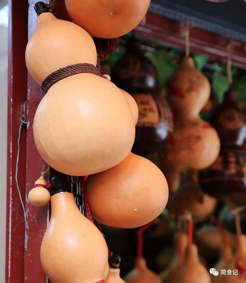 葫芦寓意吉祥，象征丰收与和谐