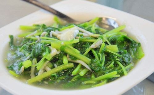 迷迭香烹饪技巧图解中，有哪些方法可以提升迷迭香在菜肴中的香气和口感