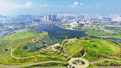 绿化覆盖率高， 人均绿地面积也不赖