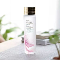 原生液与樱花水：敏感肌的保湿之战