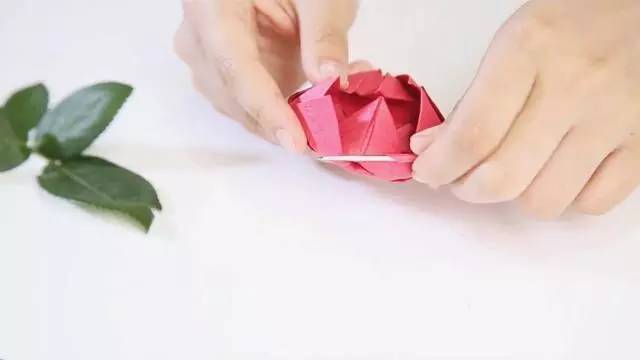 手工玫瑰花怎么做？看完这个教程