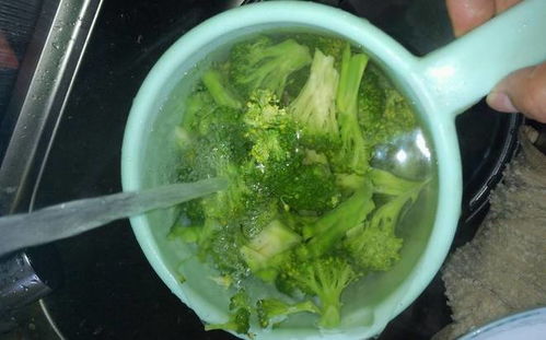 用盐水泡洗菜花，最干净吗