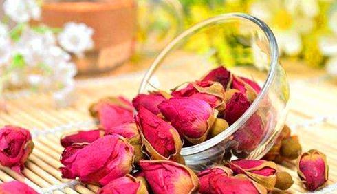 水分：喝饱饱的水