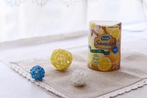 喷洒空气清新剂， 降低农药味