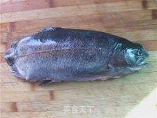 生吃金鳟鱼是否安全，有何风险