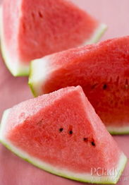 器具残留：上次喷过除草剂的喷雾器， 至少要换3次清水