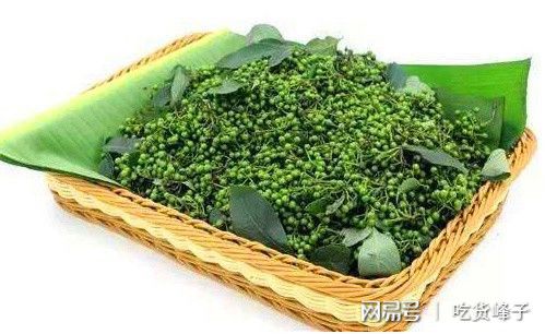 青花椒和红花椒一样吗？它们的味道和用法有何不同