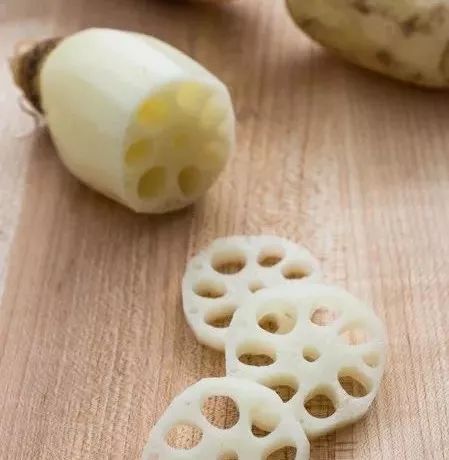 冬季莲藕保鲜技巧，确保花卉新鲜不凋谢！