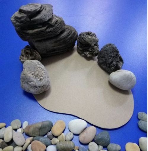 用鹅卵石打造小型假山，寻找专业咨询的途径