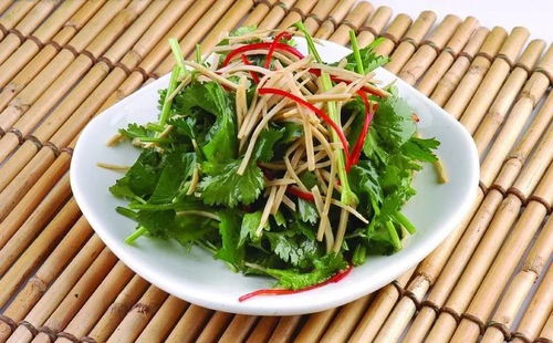 香菜煮水喝有什么好处？这几种人一定要试试