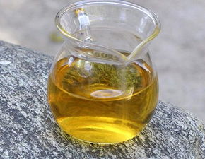 茶油存放时间过长变白，是否影响健康？揭秘茶叶储存新知识！