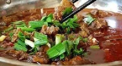 狗肉市场售价不一，火锅价格受地域和品质影响