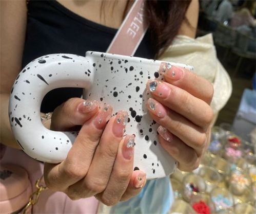 尤米一站式美甲：一站式服务，让你轻松变美