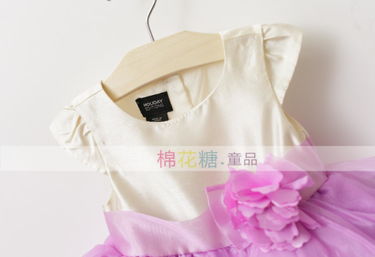 婚礼花束的选择：金色礼服月季、长袍娃娃月季、金色连衣裙月季，哪个梗胜一筹？