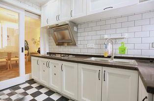 厨房油烟重，冷水花叶嫩全搞定吗？