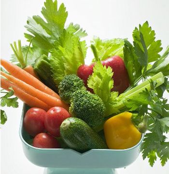 萱草处理：去花蕊，泡一泡，焯一焯