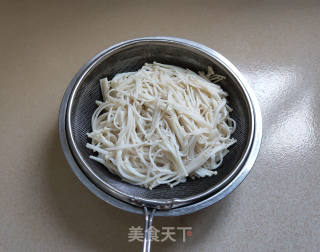 金针菇根部再生？厨房小白也能轻松学会