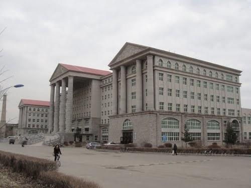 吉林农业大学动物科学技术学院在饲料技术研发方面有哪些特色专业？