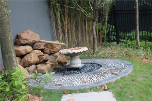 双柱花架：像个小走廊