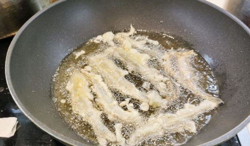 鱼饲料中如何科学添加鱼粉？鱼粉加工成鱼饲料有哪些步骤和注意事项？