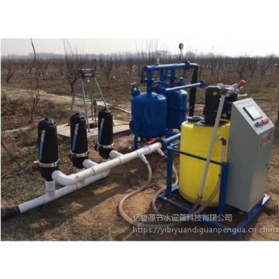 调整施肥机喷头至距作物适当距离