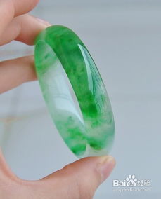 翡翠手镯与花卉混养的益处：提升观赏价值与健康效益