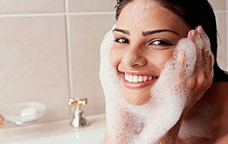 揭秘鸡为何用土洗澡，淋雨后的正确处理方式！