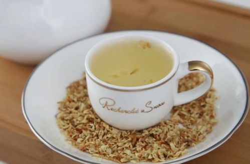 枇杷花茶，夏日里的清凉饮品