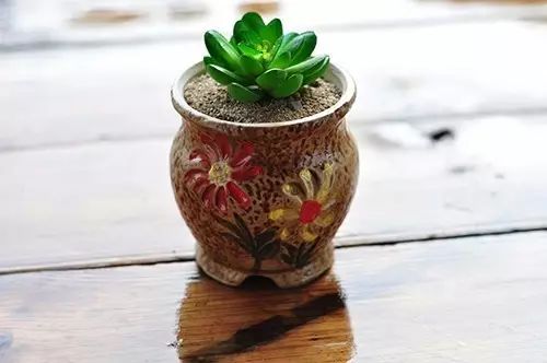 瓷花盆：传统与高雅的结合