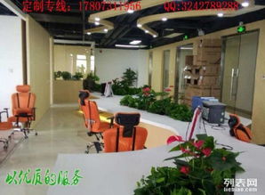 门口花卉布置， 五彩缤纷的画卷