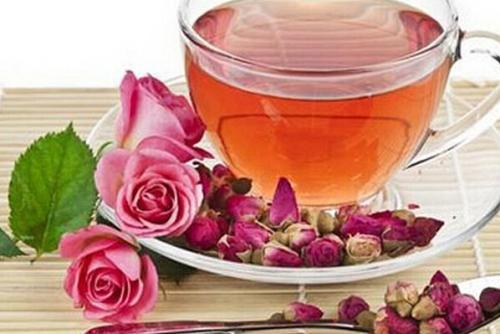 玫瑰花泡水，放几朵蕞正好？