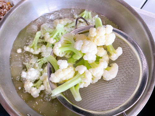 如何正确使用花菜种子进行催芽操作