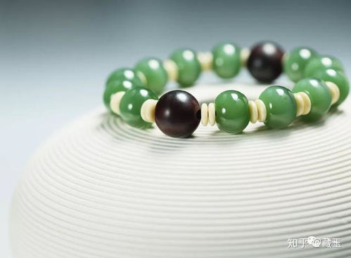 枣木：坚硬红褐， 寓意吉祥