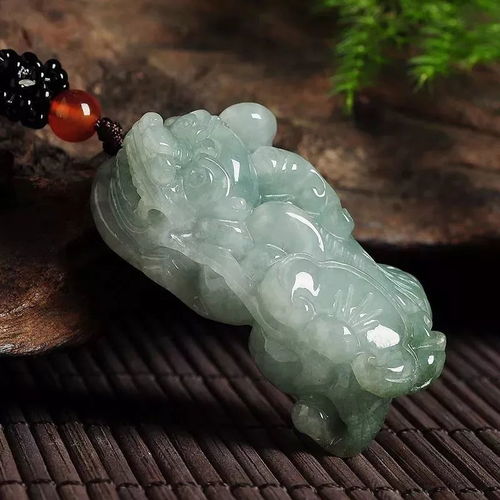 翡翠牡丹吊坠选哪款？经典耐看款式推荐