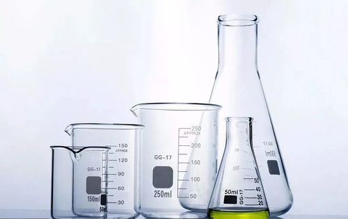 使用阴凉条件下饲料添加剂时需要注意哪些具体问题以保证效果和安全性？
